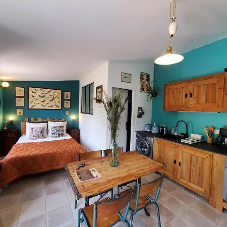 La Dolce - Dans Propriete Avec Piscine Montpeyroux (Herault)